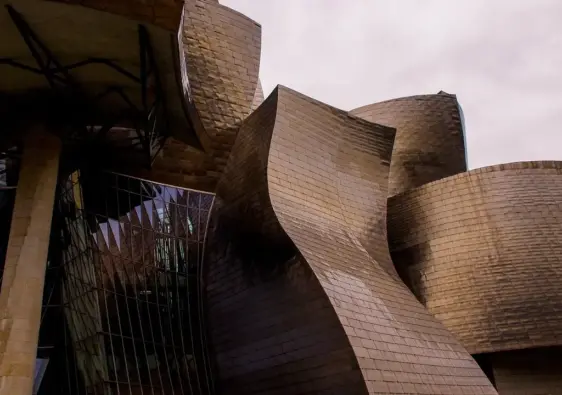 8 trin til at leje en bil i Bilbao uden skjulte gebyrer