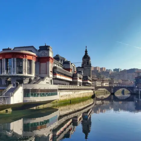 7 smukke pladser i Bilbao med historiske statuer