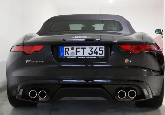 Hvilke adaptere og stiktyper bruger man i Spanien?