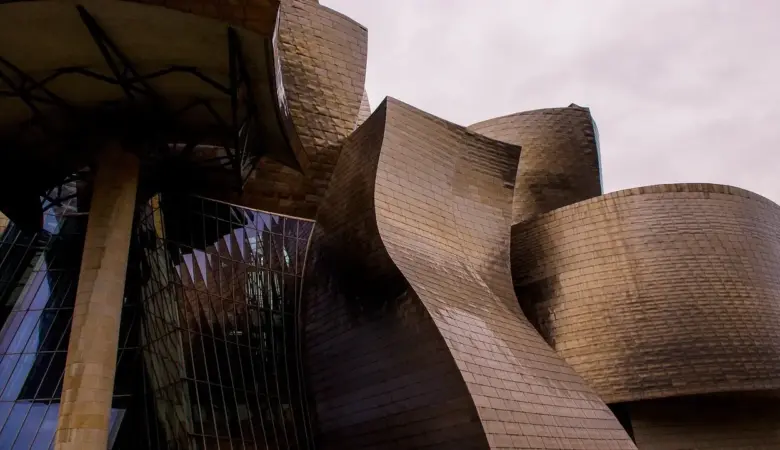 Hvilke technoklubber i Bilbao har åbent til kl. 6?